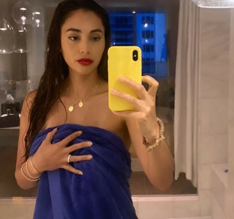 Lindsey Morgan star nude pic