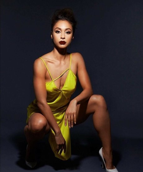 Lindsey Morgan model hd pictures