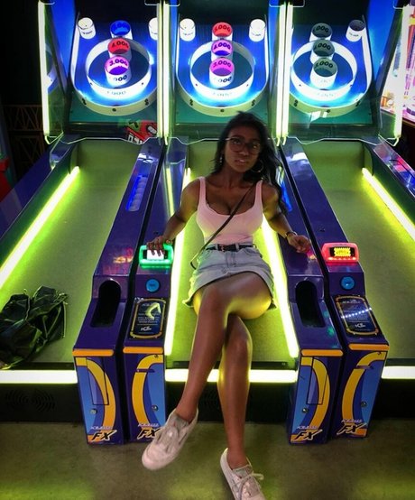 shreya naidoo star free picture