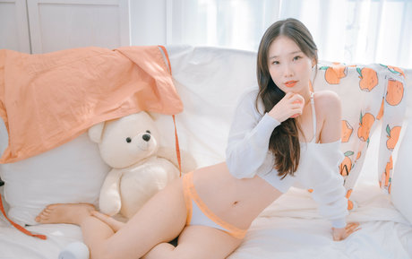 Pureding model free pictures