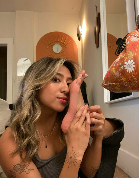 blonde cum onlyfans perfect pic