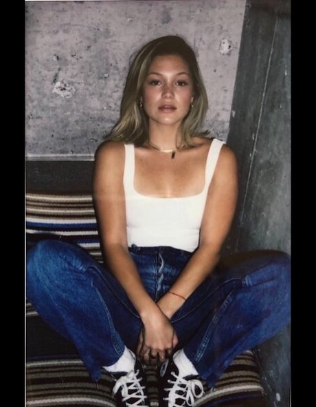 Olivia Holt model top picture