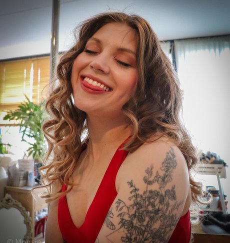 MissMousieMouse beautiful model image