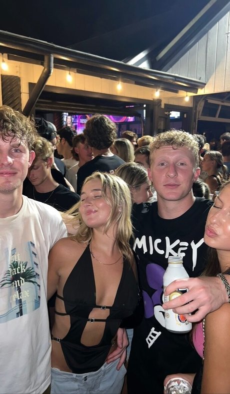 Alexa Meyer exclusive pornstar pics