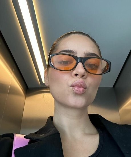 Jessy Hartel naked model images