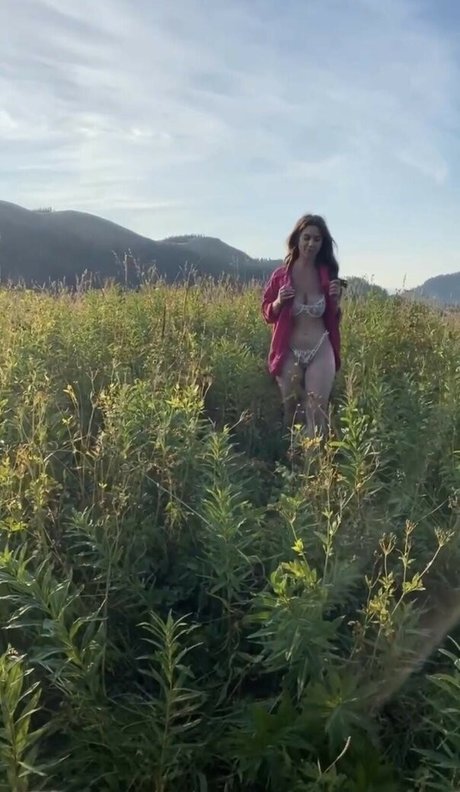 Maddison Noel model hot galleries