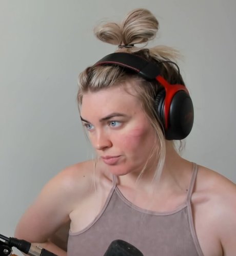 QTCinderella nudes star images