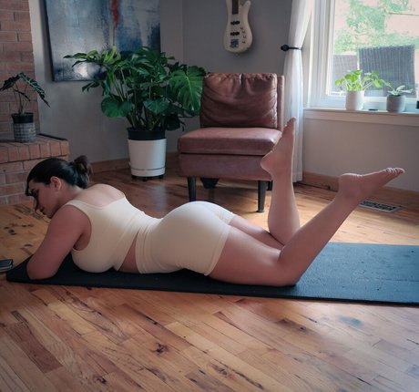 Sarah Arabic top star galleries