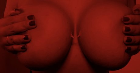 Carniello model erotic image