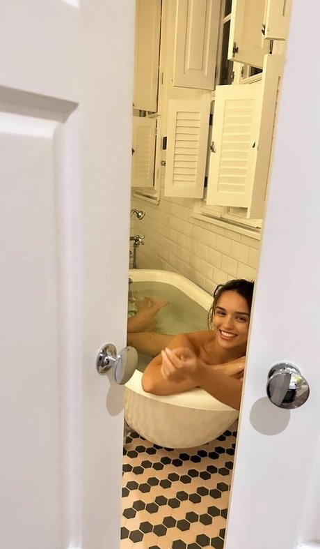 Rafa Kalimann free model photos