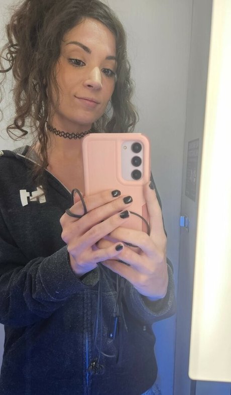 MelonieMac pornstar pictures