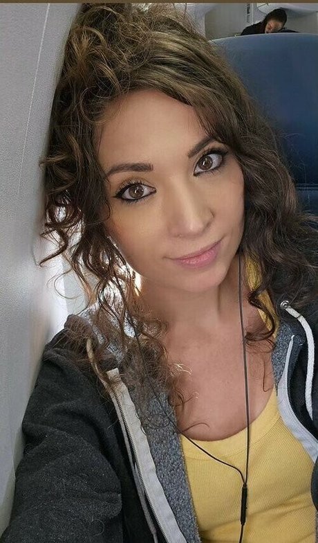 MelonieMac nudes pornstar archive