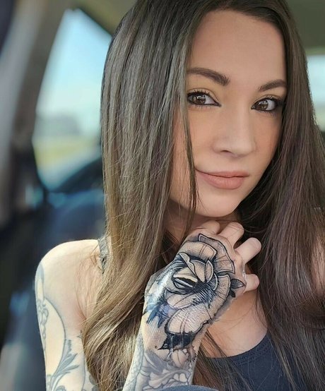 MelonieMac model hd pic