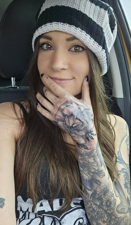 MelonieMac art star images