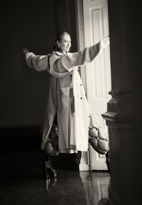 Olga Kurylenko model adult galleries