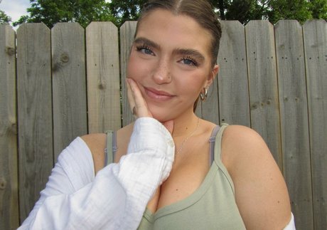 seerahb2 pornstar nudes gallery