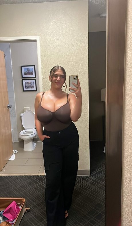 seerahb2 exclusive pornstar images