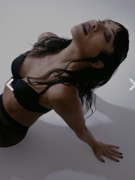 Julia Kelly perfect star pics