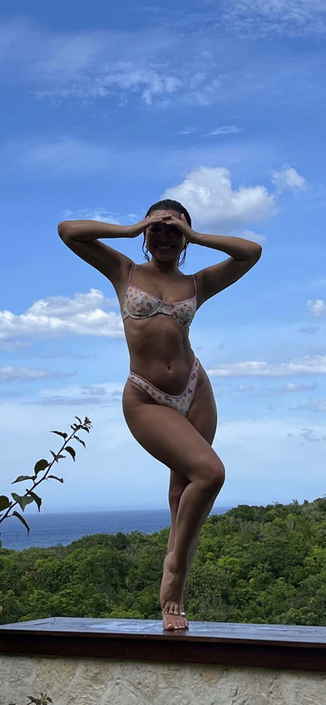 Julia Kelly star nudes galleries