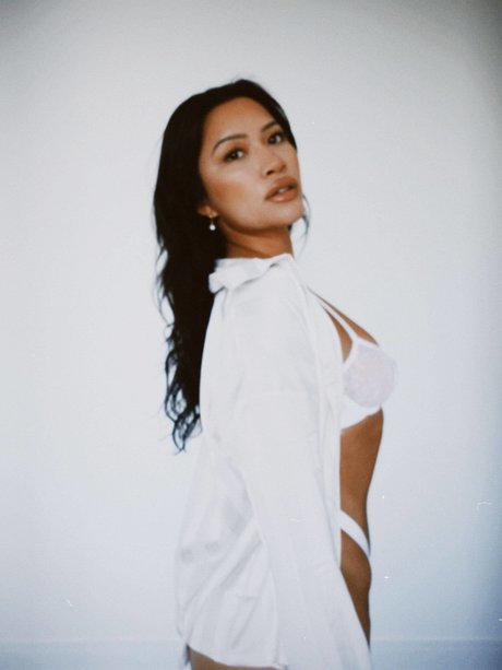 Julia Kelly model perfect archive