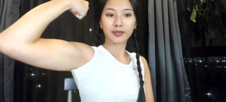 onesweetbee pretty pornstar pic