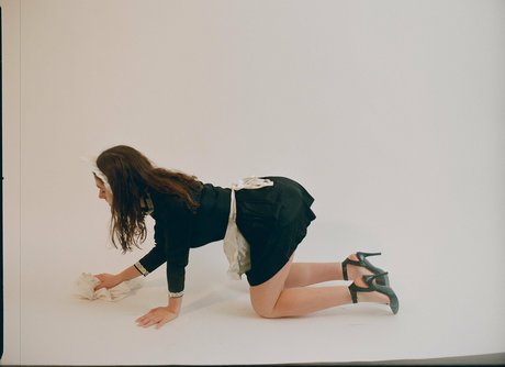 Rachel Anne Sennott exclusive star pictures