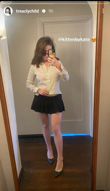 Rachel Anne Sennott pornstar erotic gallery