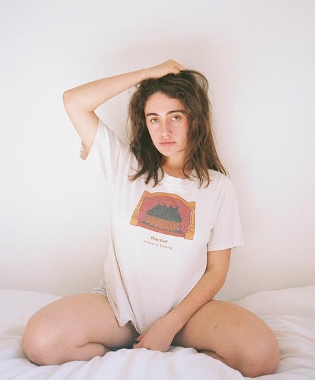 Rachel Anne Sennott sex pornstar photos