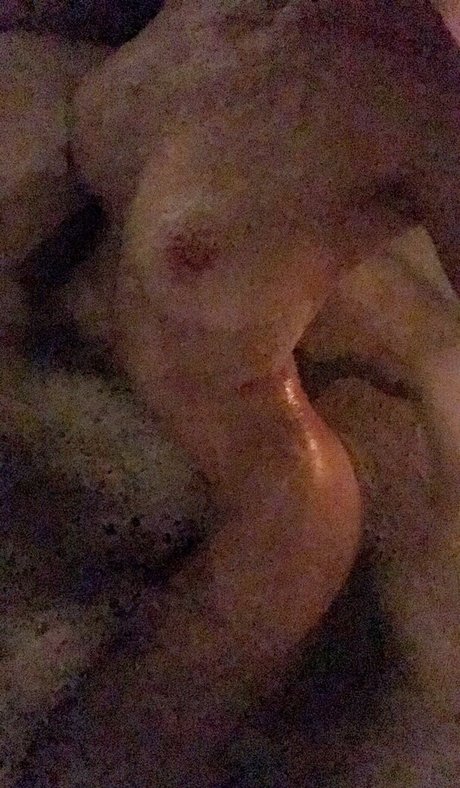 Emmia model perfect pics