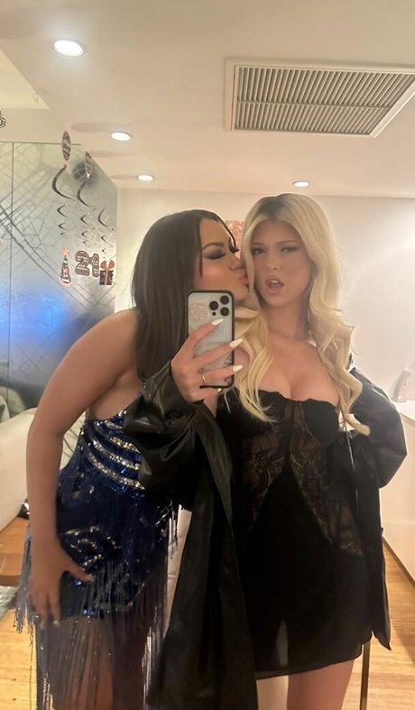 Loren Gray model nude photos