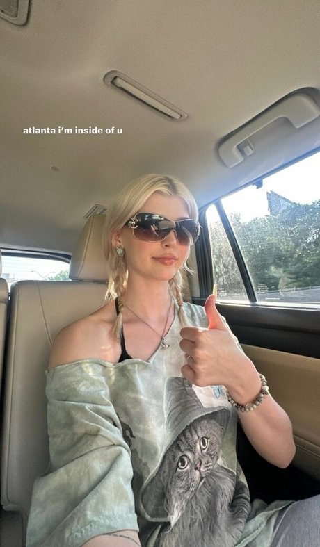 Loren Gray art star photo