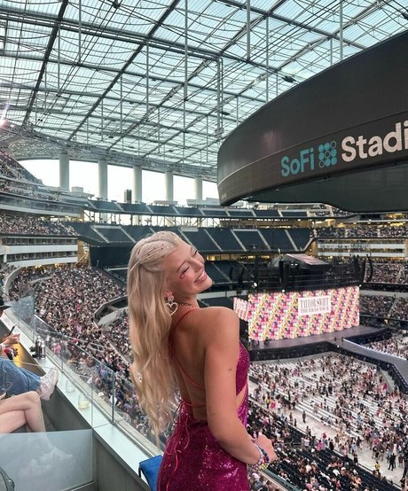 Loren Gray xxx star image