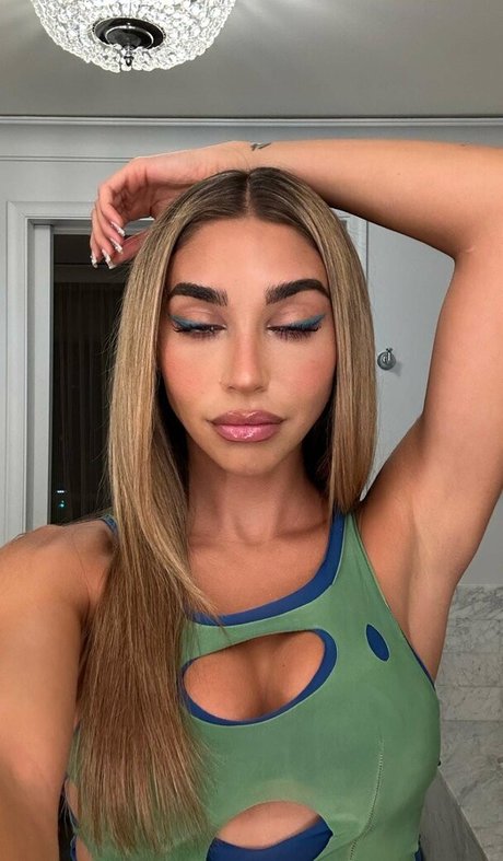 Chantel Jeffries nude model pictures