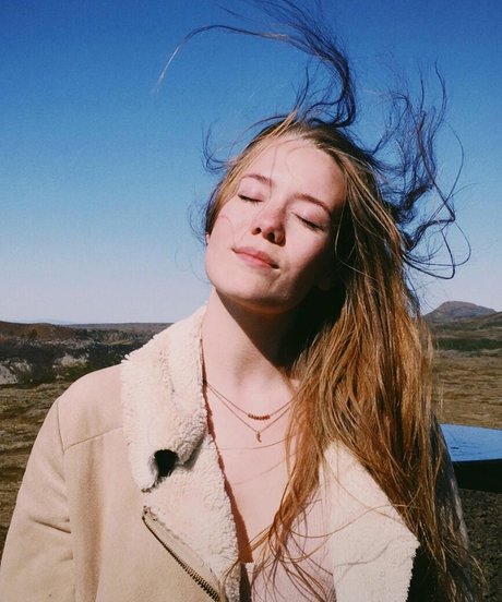 Berta Andrea Sndal pretty pornstar gallery