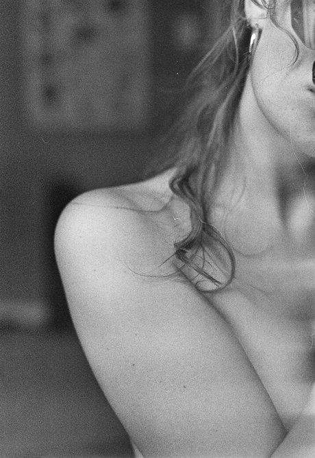 Berta Andrea Sndal pretty star pics