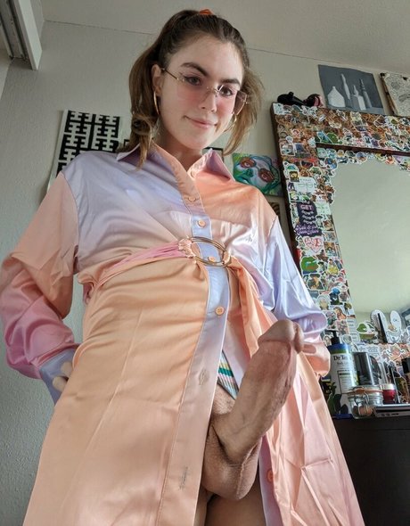 Nayomo erotic model gallery