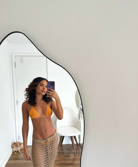 Bella Campos star sexy images