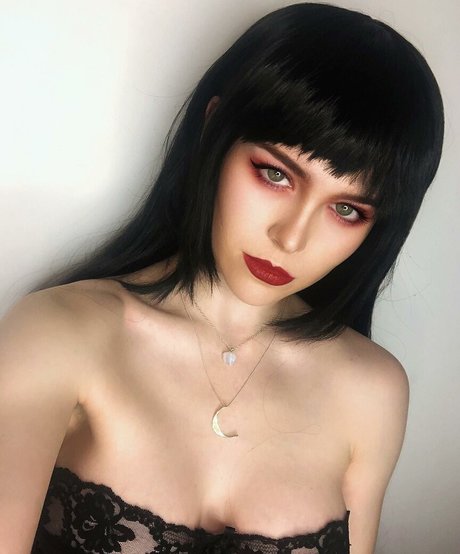 Frankie Lollia pornstar art pics