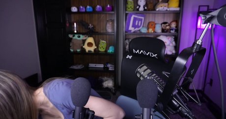 Dizzykitten hot model archive