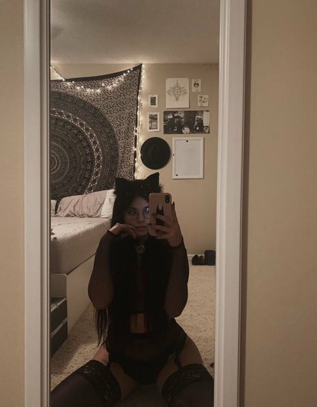 nonsalemwitch model adult image