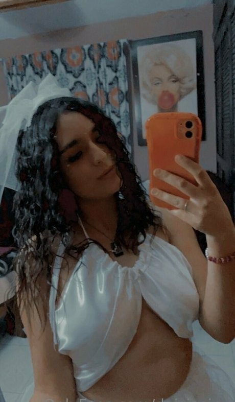 daisiesinn pornographic model archive