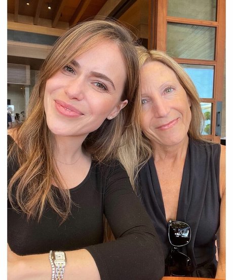 Nicolle Gironda model sexy photo