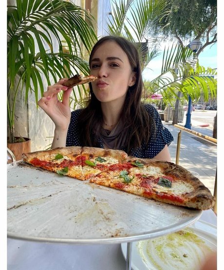 Nicolle Gironda hot star image