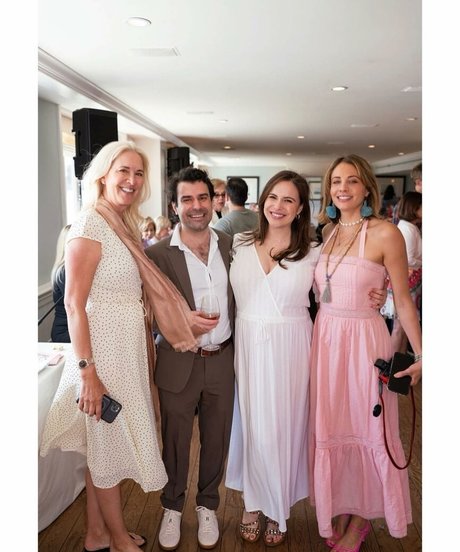 Nicolle Gironda hot model photos