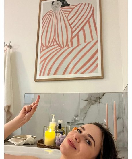 Nicolle Gironda Quick model image