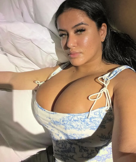 Viphanaaels model best pic