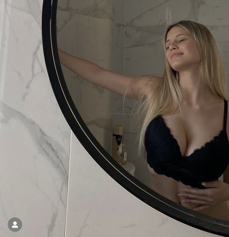 mirror onlyfans pornos image