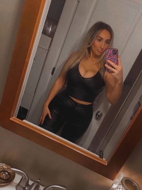 Angelina Cross perfect model img