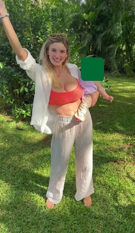 Isabella Abell model art pics