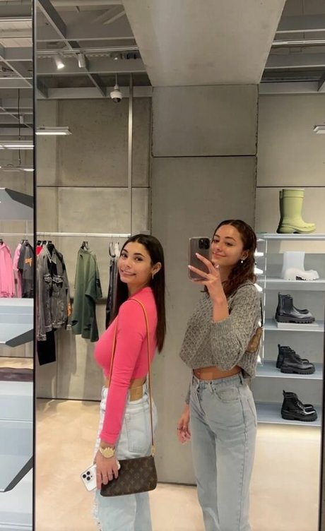 Nicole Fatone star naked pic